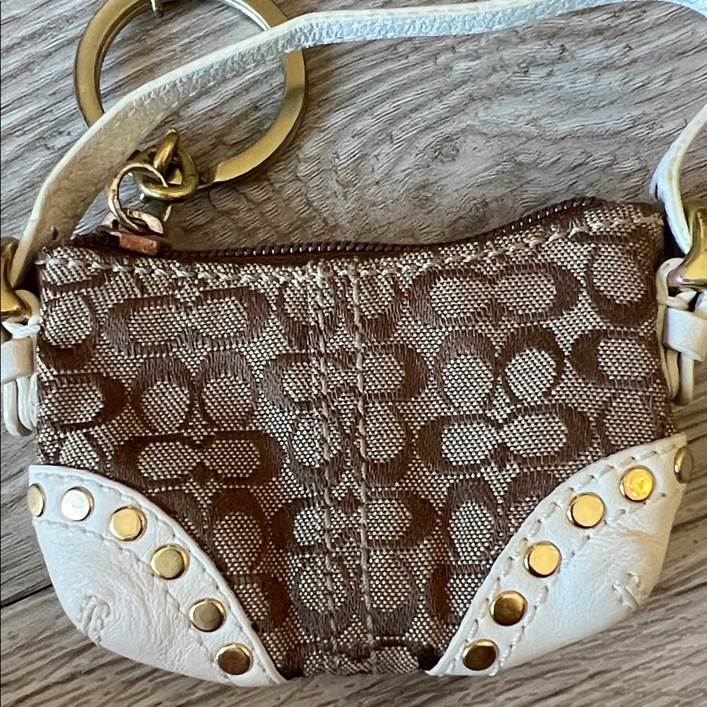 COACH SoHo keychain Mini bag charm coin purse Brown w/ White leather Gold studs - Picture 4 of 11